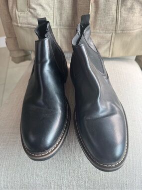 Kenneth Cole Black Leather Chukka Boots